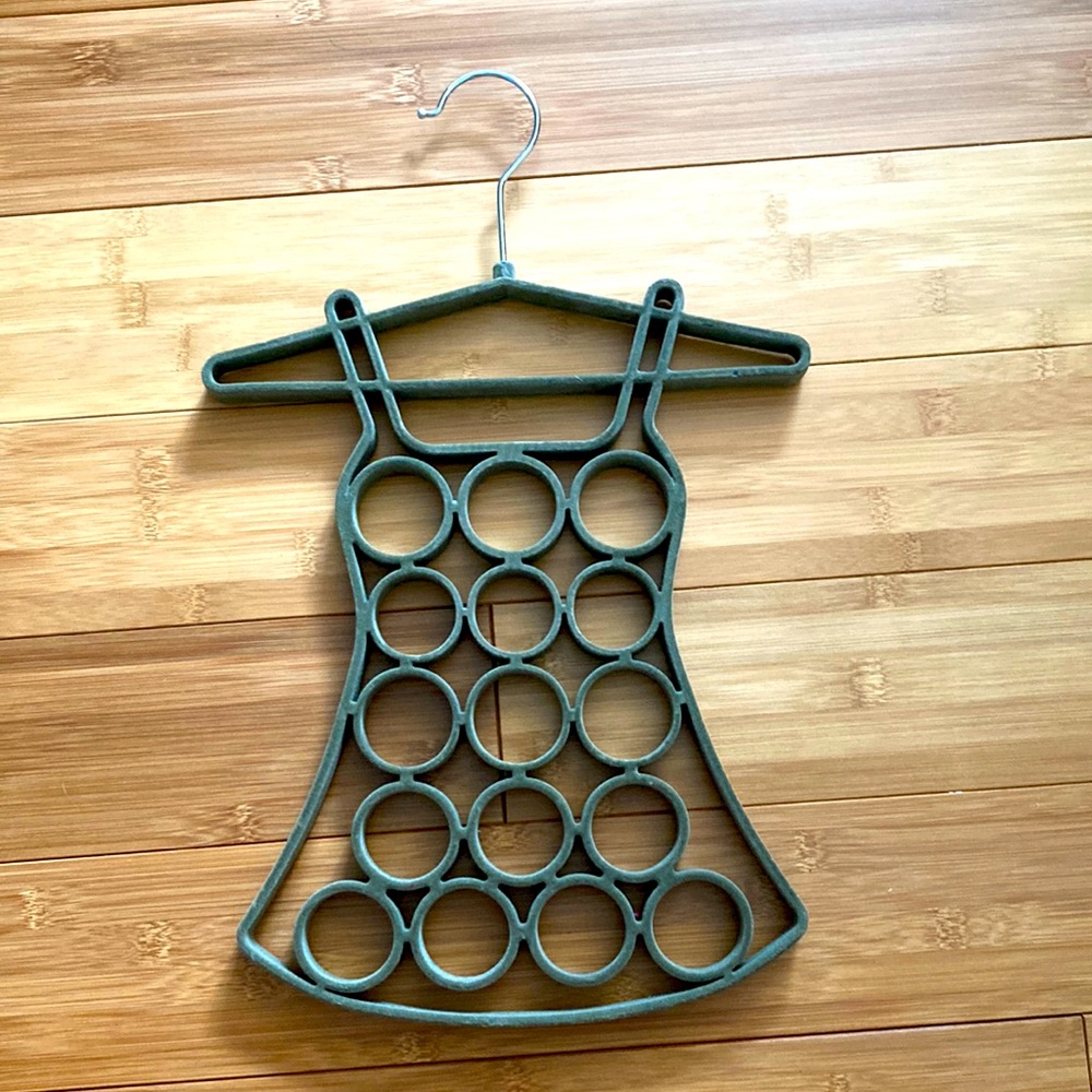 Velvet scarf or belt hanger